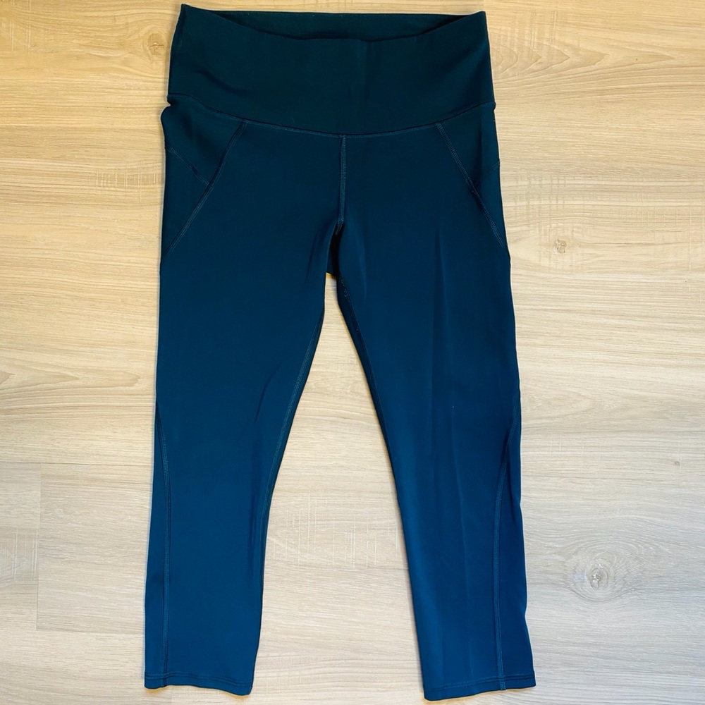 Athleta Salutation Capri